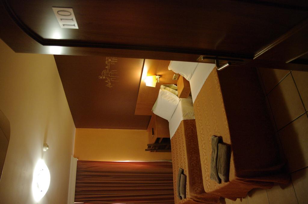 Hotel Solsona Centre Esterno foto